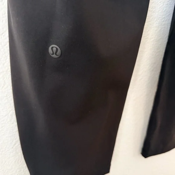 Lululemon On The Fly Pant Women's Size 6 Black Woven 26" Inseam Ankle Length - Picture 4 of 8